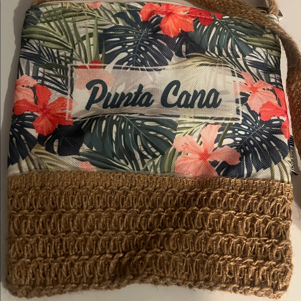 3/$15. Punta Cana crossbody - Picture 2 of 6